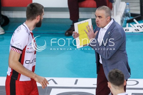  01.12.2017 RZESZOW<br />SIATKOWKA PLUSLIGA 2017/2018 MEN VOLLEYBALL POLAND POLISH PLUS LIGA LEAGUE SEASON 2017/2018<br />MECZ ASSECO RESOVIA RZESZOW - ONICO WARSZAWA <br />N/Z ROBERTO SERNIOTTI - I TRENER ( HEAD COACH ) MARCIN MOZDZONEK<br /> 