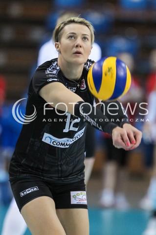  03.12.2017 RZESZOW <br />SIATKOWKA LIGA SIATKOWKI KOBIET LSK 2017/2018 WOMEN VOLLEYBALL POLAND POLISH LEAGUE <br />MECZ DEVELOPRES SKYRES RZESZOW - LKS COMMERCECON LODZ <br />N/Z IZABELA KOWALINSKA SYLWETKA <br /> 