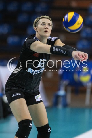  03.12.2017 RZESZOW <br />SIATKOWKA LIGA SIATKOWKI KOBIET LSK 2017/2018 WOMEN VOLLEYBALL POLAND POLISH LEAGUE <br />MECZ DEVELOPRES SKYRES RZESZOW - LKS COMMERCECON LODZ <br />N/Z IZABELA KOWALINSKA SYLWETKA <br /> 