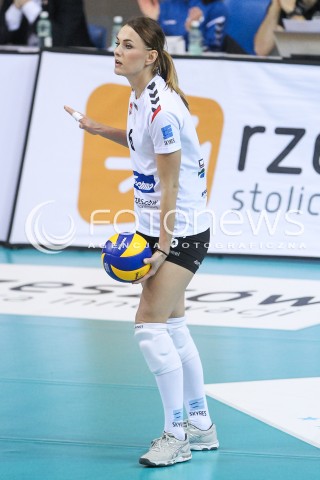 03.12.2017 RZESZOW <br />SIATKOWKA LIGA SIATKOWKI KOBIET LSK 2017/2018 WOMEN VOLLEYBALL POLAND POLISH LEAGUE <br />MECZ DEVELOPRES SKYRES RZESZOW - LKS COMMERCECON LODZ <br />N/Z KATARZYNA ZABINSKA SYLWETKA <br /> 