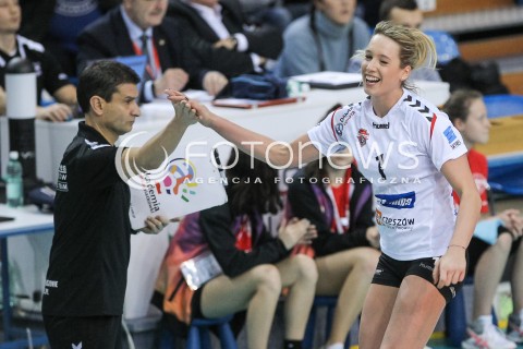  03.12.2017 RZESZOW <br />SIATKOWKA LIGA SIATKOWKI KOBIET LSK 2017/2018 WOMEN VOLLEYBALL POLAND POLISH LEAGUE <br />MECZ DEVELOPRES SKYRES RZESZOW - LKS COMMERCECON LODZ <br />N/Z HELENE ROUSSEAUX LORENZO MICELLI - I TRENER ( HEAD COACH ) <br /> 