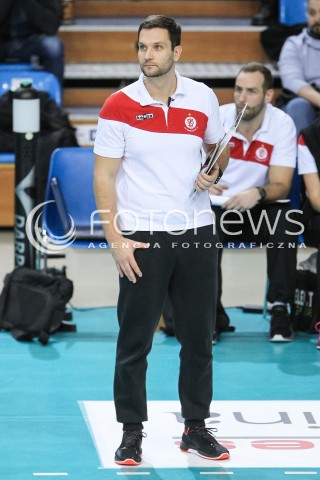  03.12.2017 RZESZOW <br />SIATKOWKA LIGA SIATKOWKI KOBIET LSK 2017/2018 WOMEN VOLLEYBALL POLAND POLISH LEAGUE <br />MECZ DEVELOPRES SKYRES RZESZOW - LKS COMMERCECON LODZ <br />N/Z MICHAL MASEK - I TRENER ( HEAD COACH ) SYLWETKA <br /> 