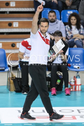  03.12.2017 RZESZOW <br />SIATKOWKA LIGA SIATKOWKI KOBIET LSK 2017/2018 WOMEN VOLLEYBALL POLAND POLISH LEAGUE <br />MECZ DEVELOPRES SKYRES RZESZOW - LKS COMMERCECON LODZ <br />N/Z MICHAL MASEK - I TRENER ( HEAD COACH ) SYLWETKA RADOSC EMOCJE <br /> 