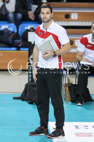  03.12.2017 RZESZOW <br />SIATKOWKA LIGA SIATKOWKI KOBIET LSK 2017/2018 WOMEN VOLLEYBALL POLAND POLISH LEAGUE <br />MECZ DEVELOPRES SKYRES RZESZOW - LKS COMMERCECON LODZ <br />N/Z MICHAL MASEK - I TRENER ( HEAD COACH ) SYLWETKA <br /> 