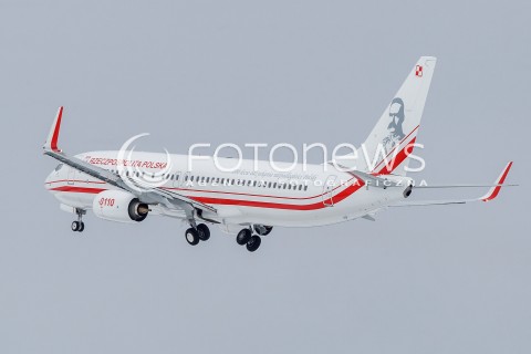  05.12.2017  LOTNISKO RZESZOW - JASIONKA<br />LOTY TRENINGOWE NOWEGO SAMOLOTU RZADOWEGO BOEING 737 NR BOCZNY 0110 W SPECJALNYM MALOWANIU OKOLICZNOSCIOWYM NA 100-LECIE ODZYSKANIA NIEPODLEGLOSCI. NA OGONIE SAMOLOTU WIDNIEJE SYLWETKA JOZEFA PILSUDSKIEGO<br />SAMOLOT WEJDZIE DO SLUZBY W POLOWIE 2018 ROKU I BEDZIE SLUZYL DO TRANSPORTU NAJWAZNIEJSZYCH OSOB W PANSTWIE <br />N/Z NOWY SAMOLOT RZADOWY BOEING 737-86X<br /> 