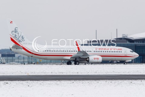  05.12.2017  LOTNISKO RZESZOW - JASIONKA<br />LOTY TRENINGOWE NOWEGO SAMOLOTU RZADOWEGO BOEING 737 NR BOCZNY 0110 W SPECJALNYM MALOWANIU OKOLICZNOSCIOWYM NA 100-LECIE ODZYSKANIA NIEPODLEGLOSCI. NA OGONIE SAMOLOTU WIDNIEJE SYLWETKA JOZEFA PILSUDSKIEGO<br />SAMOLOT WEJDZIE DO SLUZBY W POLOWIE 2018 ROKU I BEDZIE SLUZYL DO TRANSPORTU NAJWAZNIEJSZYCH OSOB W PANSTWIE <br />N/Z NOWY SAMOLOT RZADOWY BOEING 737-86X<br /> 