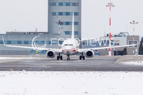  05.12.2017  LOTNISKO RZESZOW - JASIONKA<br />LOTY TRENINGOWE NOWEGO SAMOLOTU RZADOWEGO BOEING 737 NR BOCZNY 0110 W SPECJALNYM MALOWANIU OKOLICZNOSCIOWYM NA 100-LECIE ODZYSKANIA NIEPODLEGLOSCI. NA OGONIE SAMOLOTU WIDNIEJE SYLWETKA JOZEFA PILSUDSKIEGO<br />SAMOLOT WEJDZIE DO SLUZBY W POLOWIE 2018 ROKU I BEDZIE SLUZYL DO TRANSPORTU NAJWAZNIEJSZYCH OSOB W PANSTWIE <br />N/Z NOWY SAMOLOT RZADOWY BOEING 737-86X<br /> 