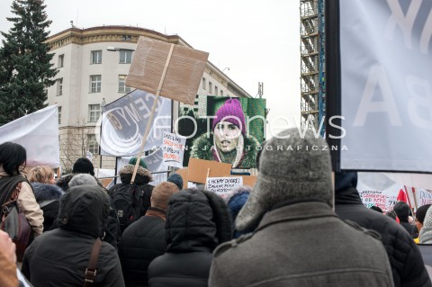 08.12.2017 WARSZAWA<br />PROTEST PRODUCENTOW ZWIERZAT FUTERKOWYCH PRZED SEJMEM<br />N/Z UCZESTNICY WYDARZENIA<br /> 