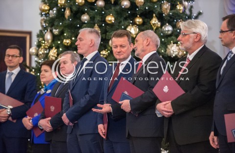  11.12.2017 WARSZAWA<br />POWOLANIE RZADU MATEUSZA MORAWIECKIEGO<br />N/Z MATEUSZ MORAWIECKI BEATA SZYDLO ANTONI MACIEREWICZ ZBIGNIEW ZIOBRO WITOLD WASZCZYKOWSKI MARIUSZ BLASZCZAK BEATA SZYDLO PIOTR GLINSKI JAROSLAW GOWIN<br /> 