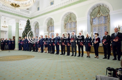  11.12.2017 WARSZAWA<br />POWOLANIE RZADU MATEUSZA MORAWIECKIEGO<br />N/Z MINISTROWIE RZADU MATEUSZ MORAWIECKI BEATA SZYDLO ANTONI MACIEREWICZ ZBIGNIEW ZIOBRO WITOLD WASZCZYKOWSKI MARIUSZ BLASZCZAK PIOTR GLINSKI JAROSLAW GOWIN ANNA ZALEWSKA JAN SZYSZKO ELZBIETA RAFALSKA KRZYTOF JURGIEL MAREK KOWALCZYK KONSTANTY RADZIWILL MAREK GROBARCZYK ANNA STREZYNSKA WITOLD BANKA KRZYSZTOF TCHORZEWSKI BEATA KEMPA ELZBIETA WITEK MARIUSZ KAMINSKI HENRYK KOWALCZYK<br /> 