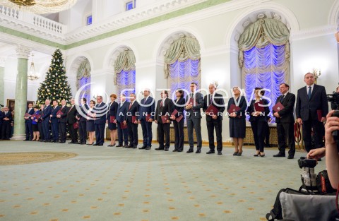  11.12.2017 WARSZAWA<br />POWOLANIE RZADU MATEUSZA MORAWIECKIEGO<br />N/Z MINISTROWIE RZADU MATEUSZ MORAWIECKI BEATA SZYDLO ANTONI MACIEREWICZ ZBIGNIEW ZIOBRO WITOLD WASZCZYKOWSKI MARIUSZ BLASZCZAK PIOTR GLINSKI JAROSLAW GOWIN ANNA ZALEWSKA JAN SZYSZKO ELZBIETA RAFALSKA KRZYTOF JURGIEL MAREK KOWALCZYK KONSTANTY RADZIWILL MAREK GROBARCZYK ANNA STREZYNSKA WITOLD BANKA KRZYSZTOF TCHORZEWSKI BEATA KEMPA ELZBIETA WITEK MARIUSZ KAMINSKI HENRYK KOWALCZYK<br /> 