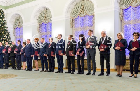  11.12.2017 WARSZAWA<br />POWOLANIE RZADU MATEUSZA MORAWIECKIEGO<br />N/Z MINISTROWIE RZADU MATEUSZ MORAWIECKI BEATA SZYDLO ANTONI MACIEREWICZ ZBIGNIEW ZIOBRO WITOLD WASZCZYKOWSKI MARIUSZ BLASZCZAK PIOTR GLINSKI JAROSLAW GOWIN ANNA ZALEWSKA JAN SZYSZKO ELZBIETA RAFALSKA KRZYTOF JURGIEL MAREK KOWALCZYK KONSTANTY RADZIWILL MAREK GROBARCZYK ANNA STREZYNSKA WITOLD BANKA KRZYSZTOF TCHORZEWSKI BEATA KEMPA ELZBIETA WITEK MARIUSZ KAMINSKI HENRYK KOWALCZYK<br /> 