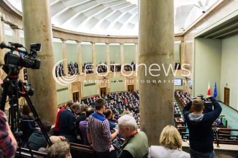  12.12.2017 WARSZAWA SEJM<br />POSIEDZENIE SEJMU<br />EXPOSE PREMIERA MATEUSZA MORAWIECKIEGO<br />N/Z LOZA PRASOWA DZIENNIKARZE VIEW WIDOK MEDIA KAMERY<br /> 