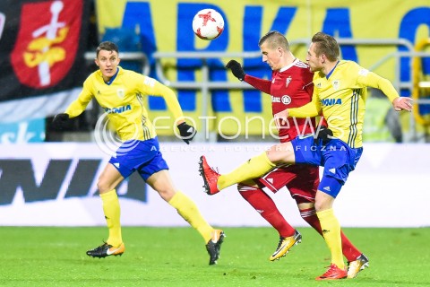  12.12.2017 GDYNIA<br />PILKA NOZNA - EKSTRAKLASA SEZON 2017/2018<br />MECZ ARKA GDYNIA - GORNIK ZABRZE<br />N/Z DAMIAN ZBOZIEN LUKASZ WOLSZTYNSKI SERGEI KRIVETS<br /> 
