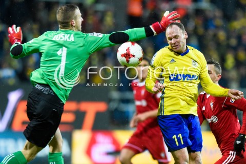  12.12.2017 GDYNIA<br />PILKA NOZNA - EKSTRAKLASA SEZON 2017/2018<br />MECZ ARKA GDYNIA - GORNIK ZABRZE<br />N/Z TOMASZ LOSKA RAFAL SIEMASZKO<br /> 