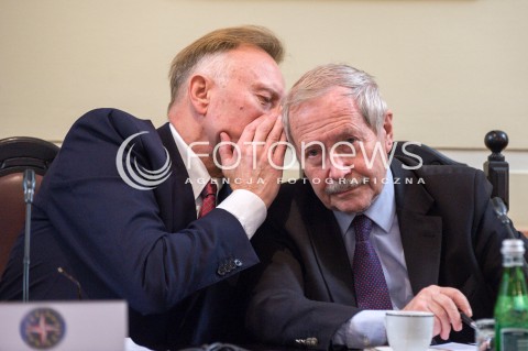  13.12.2017 WARSZAWA<br />KONFERENCJA STRATEGIA CZY PLAN KREMLA DEBATA STOWARZYSZENIA EUROATLANTYCKIEGO<br />N/Z MAREK GOLISZEWSKI JANUSZ ONYSZKIEWICZ<br /> 