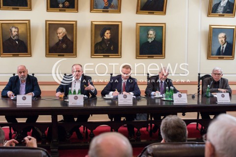  13.12.2017 WARSZAWA<br />KONFERENCJA STRATEGIA CZY PLAN KREMLA DEBATA STOWARZYSZENIA EUROATLANTYCKIEGO<br />N/Z WACLAW RADZIWINOWICZ PAWEL KOWAL MAREK GOLISZEWSKI JANUSZ ONYSZKIEWICZ ADAM DANIEL ROTFELD<br /> 