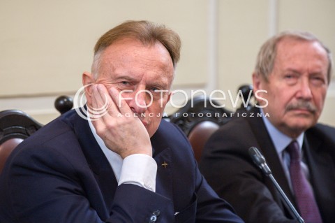  13.12.2017 WARSZAWA<br />KONFERENCJA STRATEGIA CZY PLAN KREMLA DEBATA STOWARZYSZENIA EUROATLANTYCKIEGO<br />N/Z MAREK GOLISZEWSKI JANUSZ ONYSZKIEWICZ<br /> 