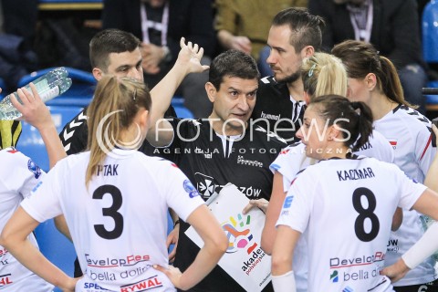  13.12.2017 RZESZOW POLAND<br />SIATKOWKA LIGA MISTRZYN <br />2018 CEV VOLLEYBALL CHAMPIONS LEAGUE - WOMEN <br />MECZ DEVELOPRES SKYRES RZESZOW - ASPTT MULHOUSE VB <br />N/Z LORENZO MICELLI - I TRENER ( HEAD COACH ) SYLWETKA <br /> 