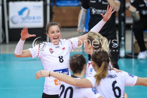  13.12.2017 RZESZOW POLAND<br />SIATKOWKA LIGA MISTRZYN <br />2018 CEV VOLLEYBALL CHAMPIONS LEAGUE - WOMEN <br />MECZ DEVELOPRES SKYRES RZESZOW - ASPTT MULHOUSE VB <br />N/Z ANNA KACZMAR RADOSC EMOCJE SYLWETKA <br /> 