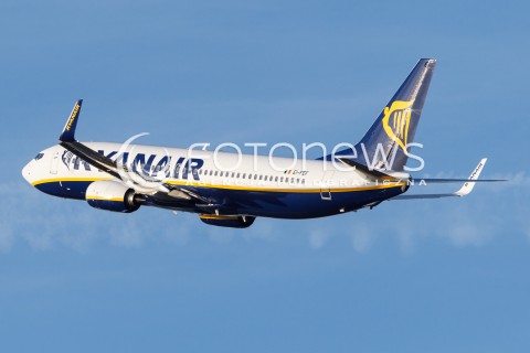  15.12.2017 LOTNISKO RZESZOW JASIONKA<br />SAMOLOT BOEING 737 LINII LOTNICZEJ RYANAIR<br />N/Z SAMOLOT BOEING 737 LINIA LOTNICZA RYANAIR DREAMLINER REJESTRACJA SP-LRC<br /> 