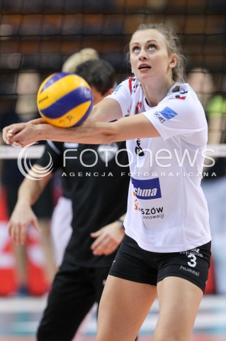  16.12.2017 RZESZOW <br />SIATKOWKA LIGA SIATKOWKI KOBIET LSK 2017/2018 WOMEN VOLLEYBALL POLAND POLISH LEAGUE <br />MECZ DEVELOPRES SKYRES RZESZOW - POLI BUDOWLANI TORUN<br />N/Z MONIKA PTAK SYLWETKA <br /> 