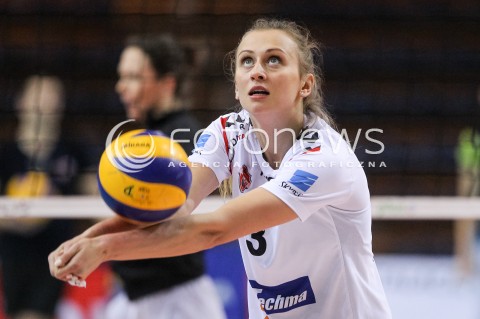  16.12.2017 RZESZOW <br />SIATKOWKA LIGA SIATKOWKI KOBIET LSK 2017/2018 WOMEN VOLLEYBALL POLAND POLISH LEAGUE <br />MECZ DEVELOPRES SKYRES RZESZOW - POLI BUDOWLANI TORUN<br />N/Z MONIKA PTAK SYLWETKA <br /> 