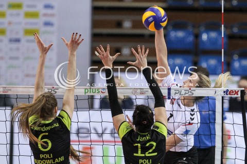  16.12.2017 RZESZOW <br />SIATKOWKA LIGA SIATKOWKI KOBIET LSK 2017/2018 WOMEN VOLLEYBALL POLAND POLISH LEAGUE <br />MECZ DEVELOPRES SKYRES RZESZOW - POLI BUDOWLANI TORUN<br />N/Z HELENE ROUSSEAUX <br /> 