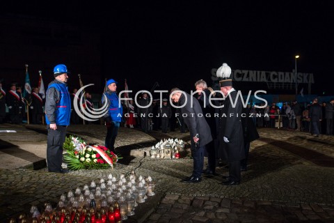  16.12.2017 GDANSK<br />ZLOZENIE WIENCOW POD POMNIKIEM POLEGLYCH STOCZNIOWCOW<br />N/Z PIOTR DUDA<br /> 