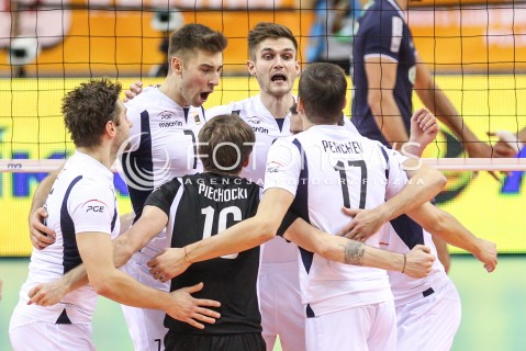  17.12.2017 KRAKOW ( TAURON ARENA ) SIATKOWKA MEZCZYZN <br />KLUBOWE MISTRZOSTWA SWIATA 2017<br />Mens Club Volleyball Championship Poland 2017<br />MECZ O 3. MIEJSCE ( 3rd Place Match ) <br />MECZ PGE SKRA BELCHATOW - SADA CRUZEIRO <br />N/Z BARTOSZ BEDNORZ KAROL KLOS RADOSC EMOCJE <br /> 