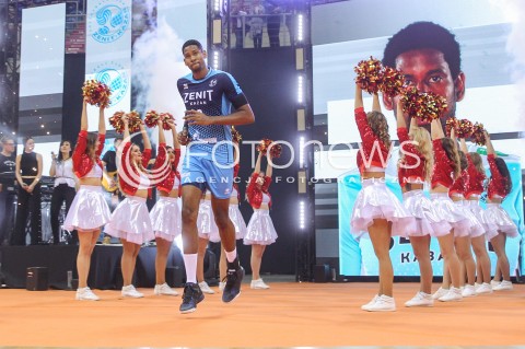  17.12.2017 KRAKOW ( TAURON ARENA ) SIATKOWKA MEZCZYZN <br />KLUBOWE MISTRZOSTWA SWIATA 2017<br />Mens Club Volleyball Championship Poland 2017<br />MECZ FINALOWY ( Final Match ) <br />MECZ ZENIT KAZAN - CUCINE LUBE CIVITANOVA <br />N/Z WILFREDO LEON VENERO PREZENTACJA SYLWETKA <br /> 