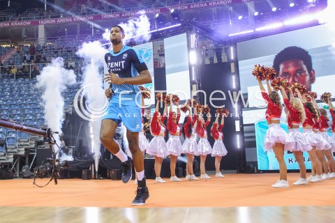  17.12.2017 KRAKOW ( TAURON ARENA ) SIATKOWKA MEZCZYZN <br />KLUBOWE MISTRZOSTWA SWIATA 2017<br />Mens Club Volleyball Championship Poland 2017<br />MECZ FINALOWY ( Final Match ) <br />MECZ ZENIT KAZAN - CUCINE LUBE CIVITANOVA <br />N/Z WILFREDO LEON VENERO PREZENTACJA SYLWETKA <br /> 