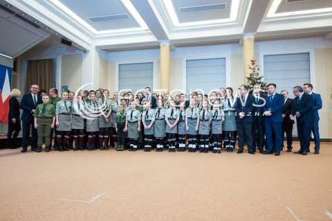  19.12.2017 WARSZAWA <br />BETLEJEMSKIE SWIATLO POKOJU W KPRM<br />N/Z PREMIER MATEUSZ MORAWIECKI HARCERZE RADA MINISTROW<br /> 