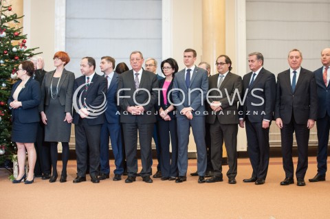  19.12.2017 WARSZAWA <br />BETLEJEMSKIE SWIATLO POKOJU W KPRM<br />N/Z RADA MINISTROW MINISTROWIE ANNA ZALEWSKA ELZBIETA RAFALSKA BARTOSZ KOWNACKI JAN SZYSZKO ANNA STREZYNSKA WITOLD BANKA MAREK GROBARCZYK HENRYK KOWALCZYK<br /> 
