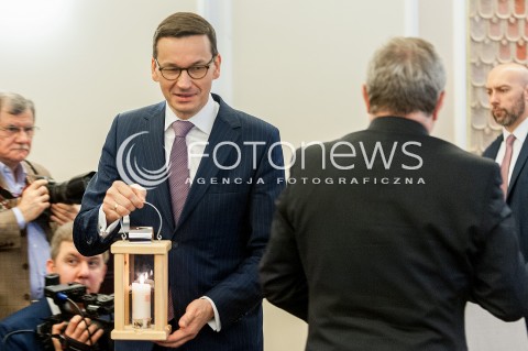  19.12.2017 WARSZAWA<br />POSIEDZENIE RADY MINISTROW<br />N/Z MATEUSZ MORAWIECKI BETLEJEMSKIE SWIATLO POKOJU<br /> 