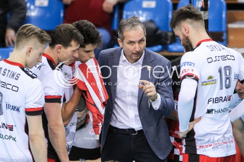  19.12.2017 RZESZOW POLAND<br />SIATKOWKA PUCHAR CEV <br />MEN VOLLEYBALL CEV CUP <br />MATCH ASSECO RESOVIA - PERUNGAN POJAT ROVANIEMI <br />N/Z ANDRZEJ KOWAL - I TRENER ( HEAD COACH ) <br /> 