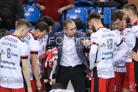  19.12.2017 RZESZOW POLAND<br />SIATKOWKA PUCHAR CEV <br />MEN VOLLEYBALL CEV CUP <br />MATCH ASSECO RESOVIA - PERUNGAN POJAT ROVANIEMI <br />N/Z ANDRZEJ KOWAL - I TRENER ( HEAD COACH ) <br /> 