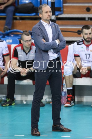  19.12.2017 RZESZOW POLAND<br />SIATKOWKA PUCHAR CEV <br />MEN VOLLEYBALL CEV CUP <br />MATCH ASSECO RESOVIA - PERUNGAN POJAT ROVANIEMI <br />N/Z ANDRZEJ KOWAL - I TRENER ( HEAD COACH ) SYLWETKA <br /> 