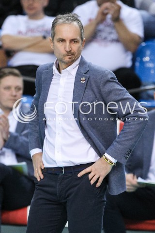  19.12.2017 RZESZOW POLAND<br />SIATKOWKA PUCHAR CEV <br />MEN VOLLEYBALL CEV CUP <br />MATCH ASSECO RESOVIA - PERUNGAN POJAT ROVANIEMI <br />N/Z ANDRZEJ KOWAL - I TRENER ( HEAD COACH ) SYLWETKA <br /> 