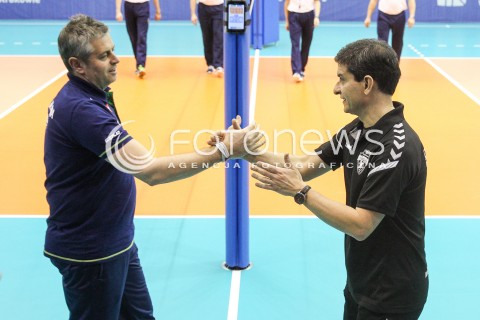  20.12.2017 KRAKOW <br />SIATKOWKA LIGA SIATKOWKI KOBIET LSK 2017/2018 WOMEN VOLLEYBALL POLAND POLISH LEAGUE <br />MECZ TREFL PROXIMA KRAKOW - DEVELOPRES SKYRES RZESZOW <br />N/Z LORENZO MICELLI - I TRENER ( HEAD COACH ) ALESSANDRO CHIAPPINI - I TRENER ( HEAD COACH ) <br /> 