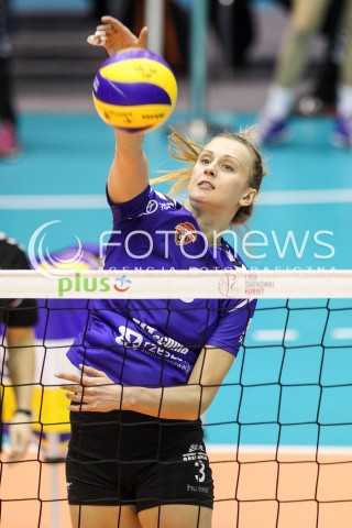  20.12.2017 KRAKOW <br />SIATKOWKA LIGA SIATKOWKI KOBIET LSK 2017/2018 WOMEN VOLLEYBALL POLAND POLISH LEAGUE <br />MECZ TREFL PROXIMA KRAKOW - DEVELOPRES SKYRES RZESZOW <br />N/Z MONIKA PTAK SYLWETKA ATAK <br /> 