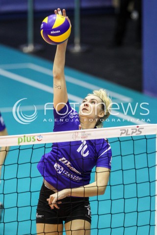  20.12.2017 KRAKOW <br />SIATKOWKA LIGA SIATKOWKI KOBIET LSK 2017/2018 WOMEN VOLLEYBALL POLAND POLISH LEAGUE <br />MECZ TREFL PROXIMA KRAKOW - DEVELOPRES SKYRES RZESZOW <br />N/Z ADELA HELIC SYLWETKA ATAK <br /> 