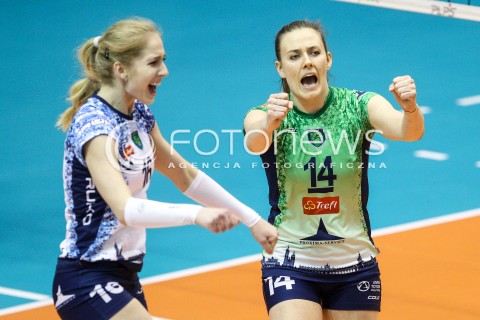  20.12.2017 KRAKOW <br />SIATKOWKA LIGA SIATKOWKI KOBIET LSK 2017/2018 WOMEN VOLLEYBALL POLAND POLISH LEAGUE <br />MECZ TREFL PROXIMA KRAKOW - DEVELOPRES SKYRES RZESZOW <br />N/Z EWELINA BRZEZINSKA KLAUDIA KULIG RADOSC EMOCJE <br /> 
