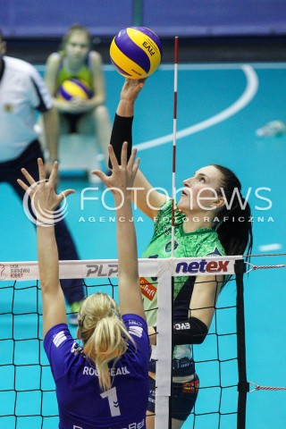  20.12.2017 KRAKOW <br />SIATKOWKA LIGA SIATKOWKI KOBIET LSK 2017/2018 WOMEN VOLLEYBALL POLAND POLISH LEAGUE <br />MECZ TREFL PROXIMA KRAKOW - DEVELOPRES SKYRES RZESZOW <br />N/Z DARIA PASZEK <br /> 