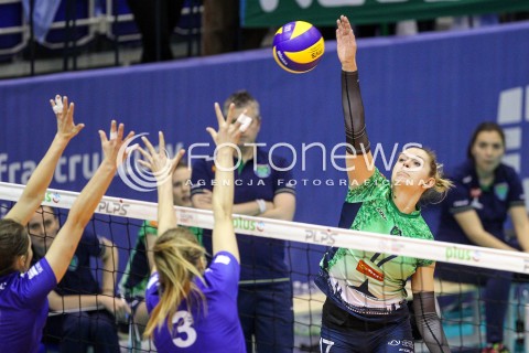  20.12.2017 KRAKOW <br />SIATKOWKA LIGA SIATKOWKI KOBIET LSK 2017/2018 WOMEN VOLLEYBALL POLAND POLISH LEAGUE <br />MECZ TREFL PROXIMA KRAKOW - DEVELOPRES SKYRES RZESZOW <br />N/Z KINGA HATALA <br /> 
