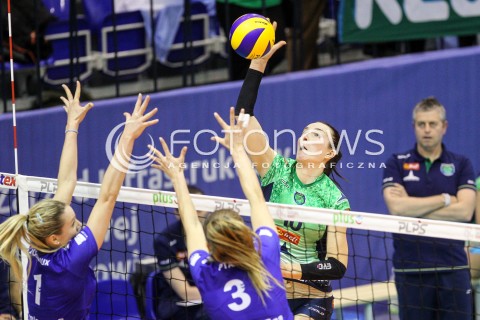  20.12.2017 KRAKOW <br />SIATKOWKA LIGA SIATKOWKI KOBIET LSK 2017/2018 WOMEN VOLLEYBALL POLAND POLISH LEAGUE <br />MECZ TREFL PROXIMA KRAKOW - DEVELOPRES SKYRES RZESZOW <br />N/Z DARIA PASZEK <br /> 