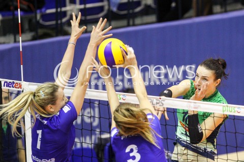  20.12.2017 KRAKOW <br />SIATKOWKA LIGA SIATKOWKI KOBIET LSK 2017/2018 WOMEN VOLLEYBALL POLAND POLISH LEAGUE <br />MECZ TREFL PROXIMA KRAKOW - DEVELOPRES SKYRES RZESZOW <br />N/Z DARIA PASZEK <br /> 
