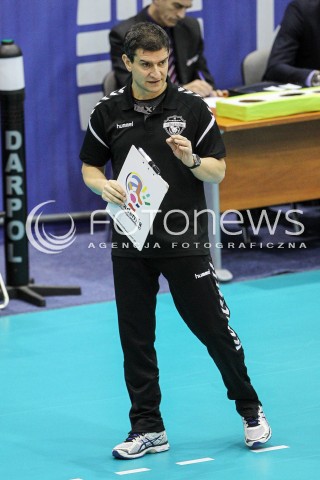  20.12.2017 KRAKOW <br />SIATKOWKA LIGA SIATKOWKI KOBIET LSK 2017/2018 WOMEN VOLLEYBALL POLAND POLISH LEAGUE <br />MECZ TREFL PROXIMA KRAKOW - DEVELOPRES SKYRES RZESZOW <br />N/Z LORENZO MICELLI - I TRENER ( HEAD COACH ) SYLWETKA <br /> 