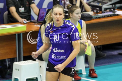  20.12.2017 KRAKOW <br />SIATKOWKA LIGA SIATKOWKI KOBIET LSK 2017/2018 WOMEN VOLLEYBALL POLAND POLISH LEAGUE <br />MECZ TREFL PROXIMA KRAKOW - DEVELOPRES SKYRES RZESZOW <br />N/Z ADELA HELIC RADOSC EMOCJE SYLWETKA <br /> 