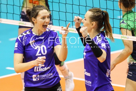  20.12.2017 KRAKOW <br />SIATKOWKA LIGA SIATKOWKI KOBIET LSK 2017/2018 WOMEN VOLLEYBALL POLAND POLISH LEAGUE <br />MECZ TREFL PROXIMA KRAKOW - DEVELOPRES SKYRES RZESZOW <br />N/Z JELENA BLAGOJEVIC KATARZYNA ZABINSKA RADOSC EMOCJE <br /> 